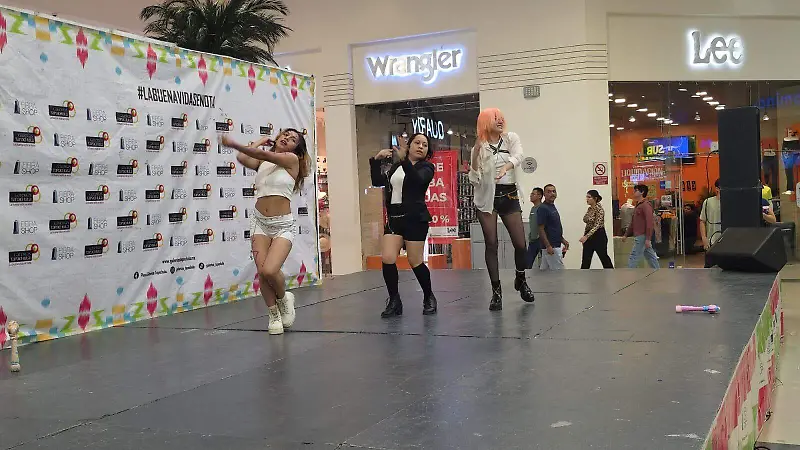 Plaza Galerías K-pop